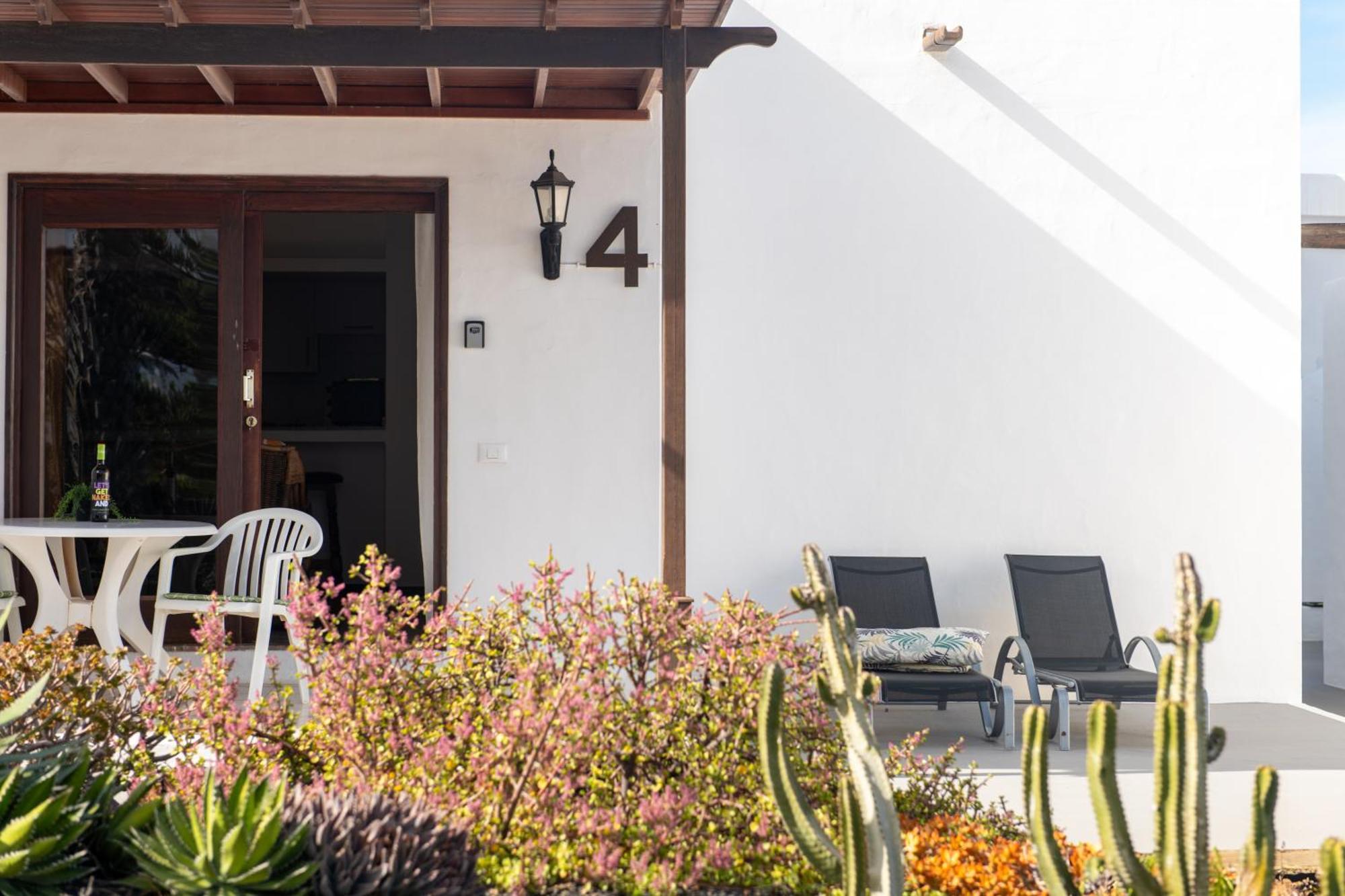 Villa Blanca Nudist Place Charco del Palo Exterior photo